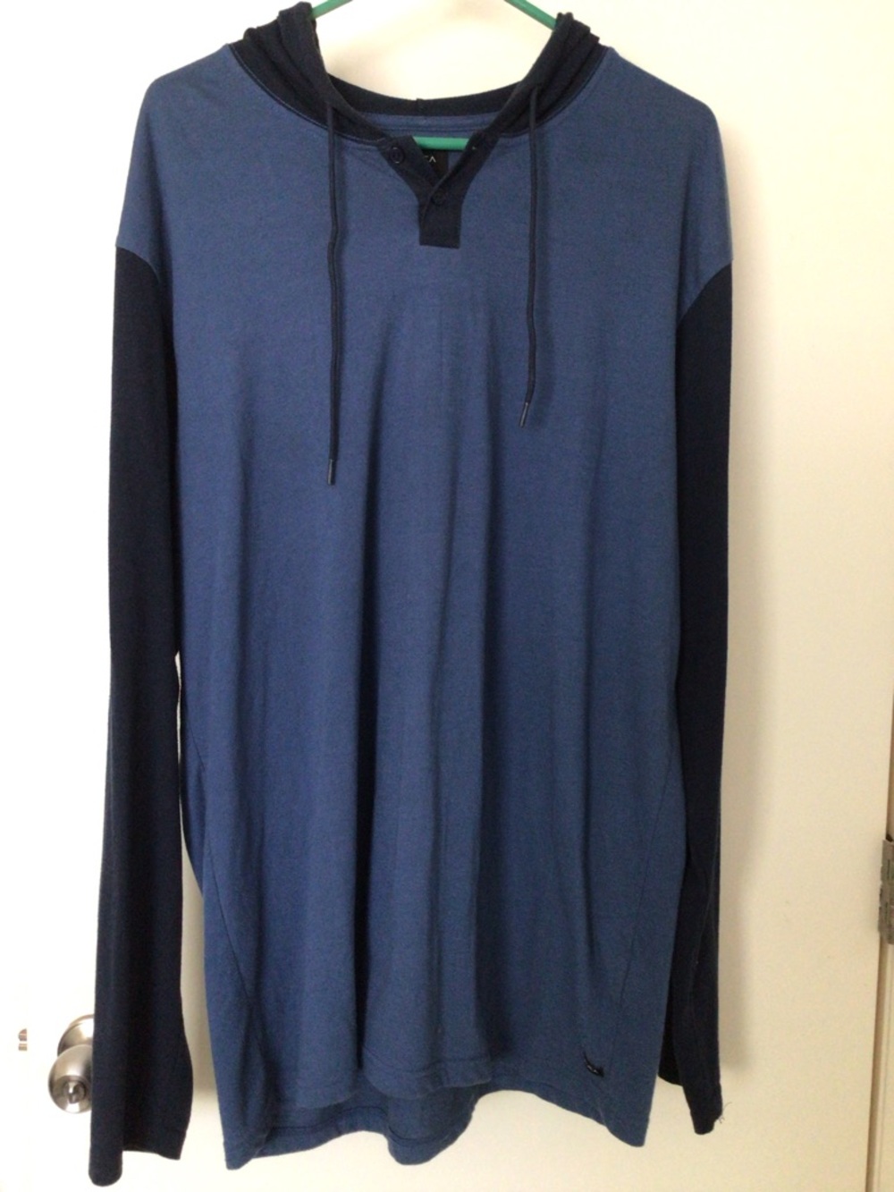 RVCA Men's XL Two-Tone Long Sleeve Lightweight Henley Hoodie